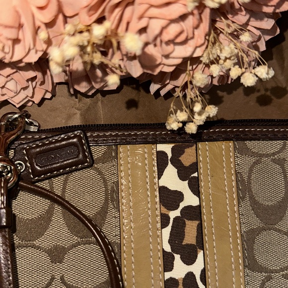 Coach Vintage Wristlet Wallet - Picture 3 of 5